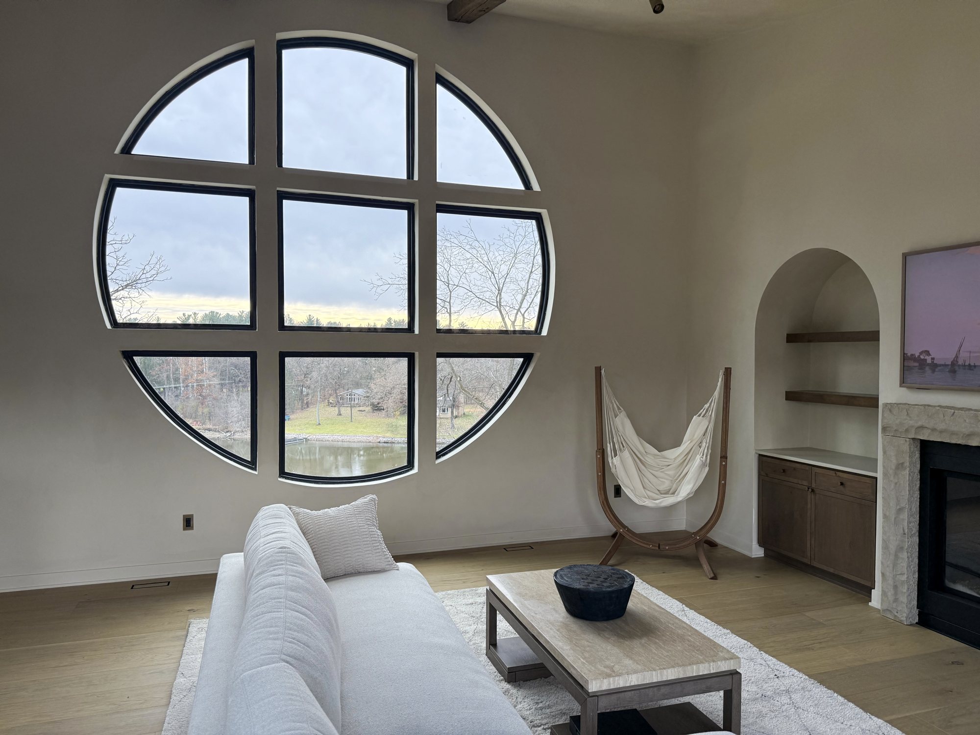 The circular window from inside